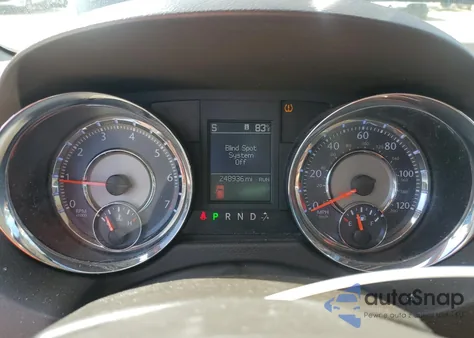 2011 Chrysler Town & Country Touring L из США, поврежденный, VIN 2A4RR8DG9BR656364